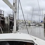 Boat 船屋 *